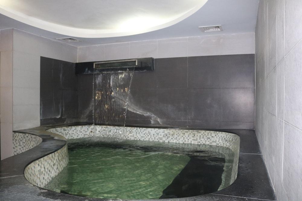 יאנגון Avenue 64 Hotel מראה חיצוני תמונה