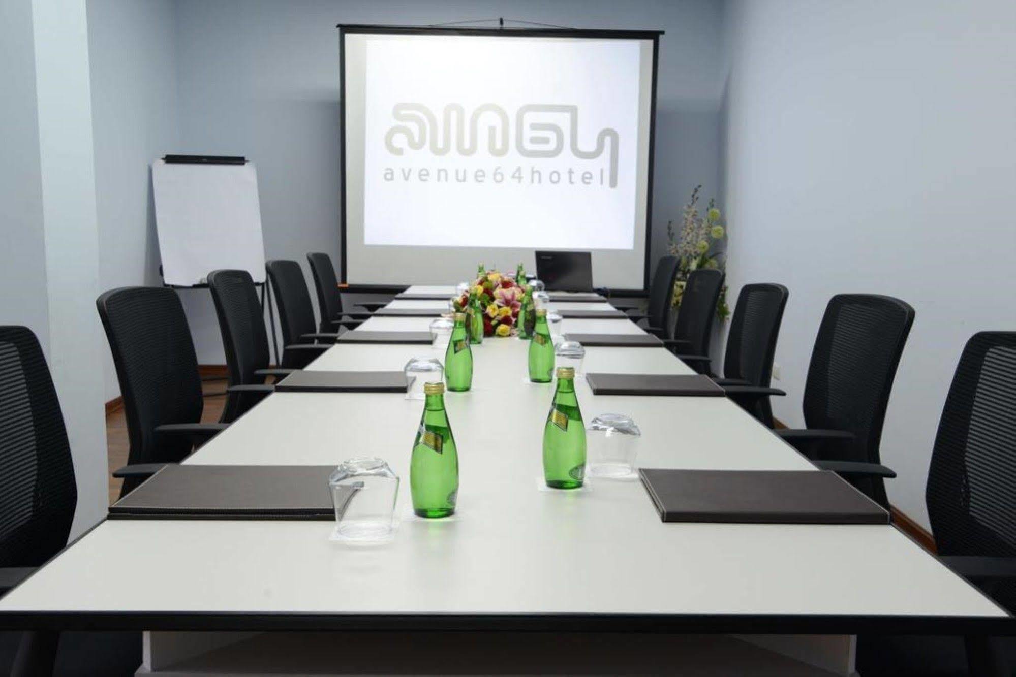 יאנגון Avenue 64 Hotel מראה חיצוני תמונה