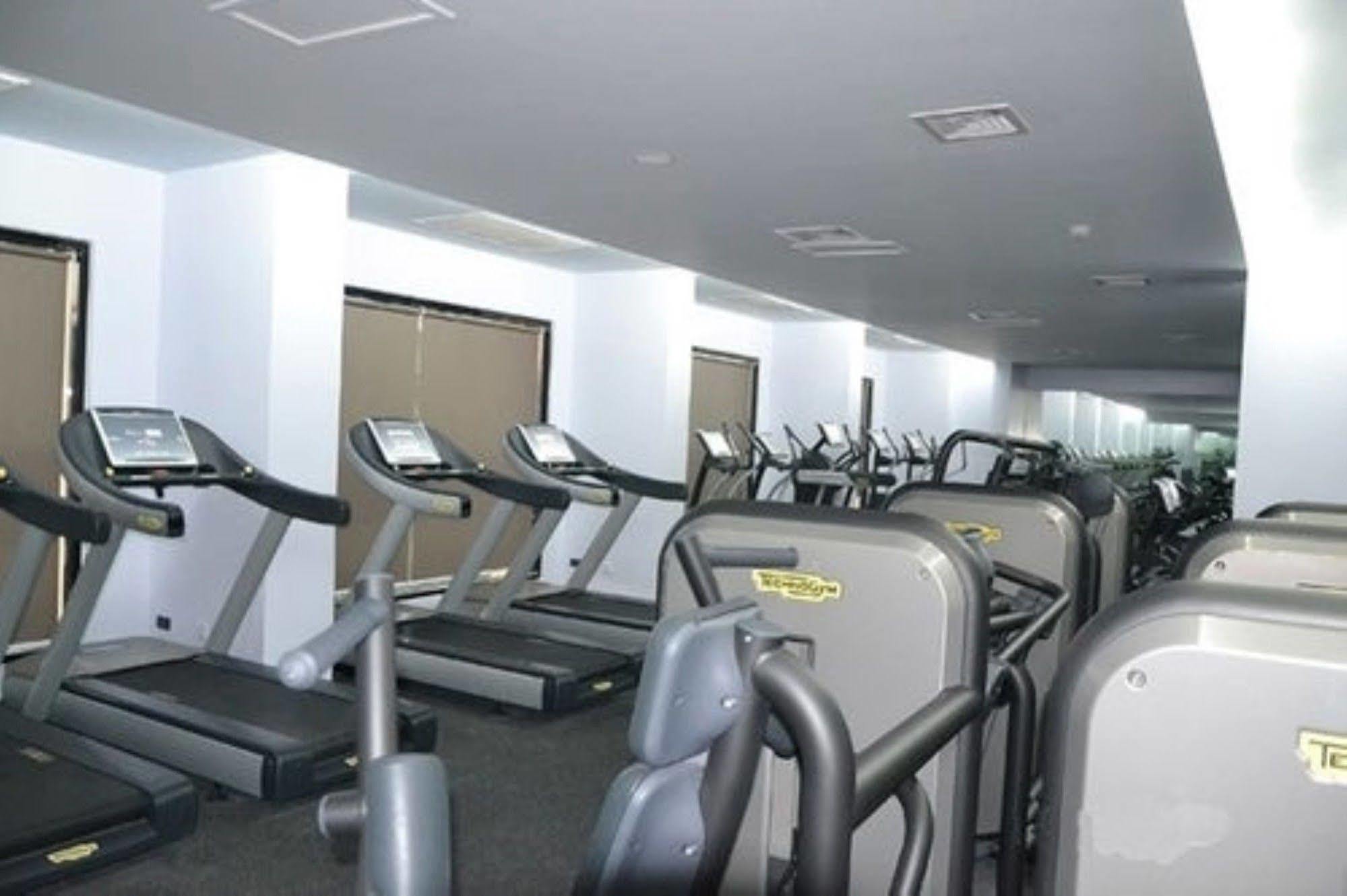יאנגון Avenue 64 Hotel מראה חיצוני תמונה